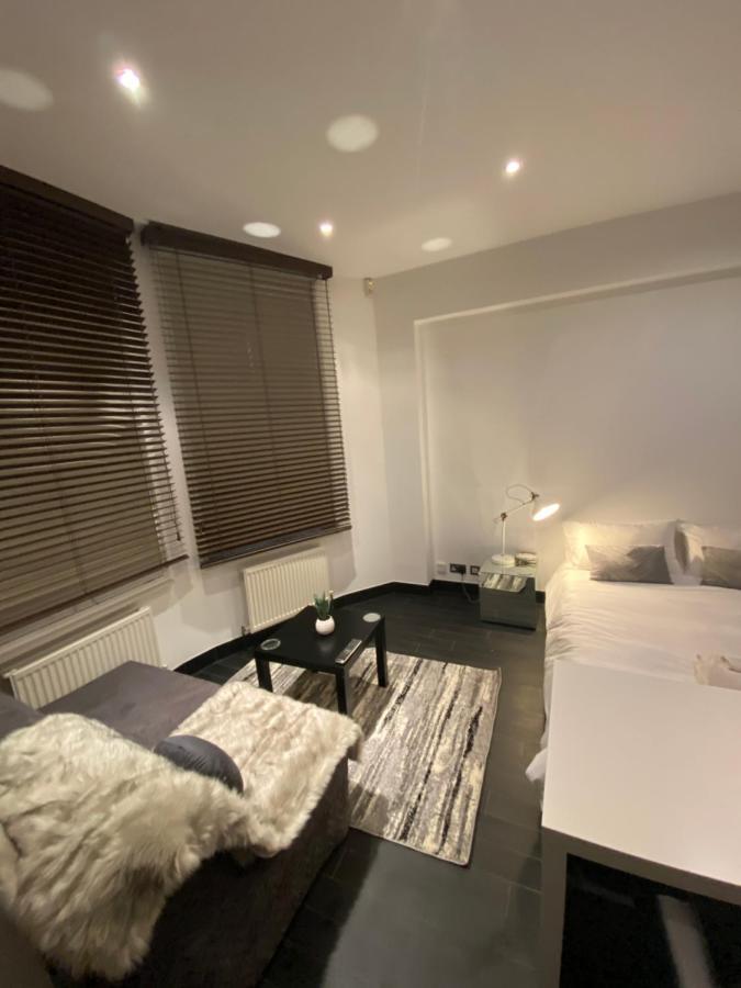 Beautiful Modern Studio In High Street Kensington Lejlighed London Eksteriør billede