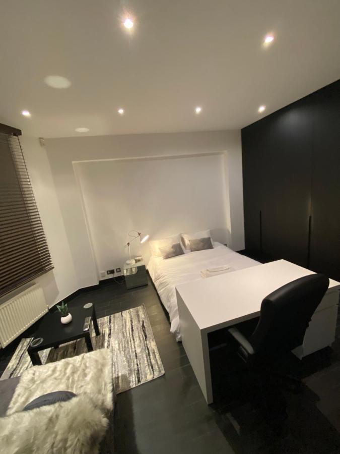 Beautiful Modern Studio In High Street Kensington Lejlighed London Eksteriør billede